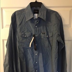💲1️⃣5️⃣ Long sleeve Wrangler shirt